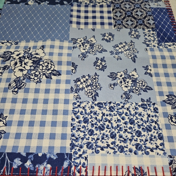 The Pioneer Woman Heritage Patchwork Placemats (4) - Picture 6 of 13